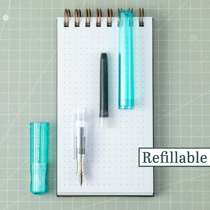 PILOT Pluma Fuente Kakuno, barril color aqua traslúcido, punto mediano, estuche con una pieza