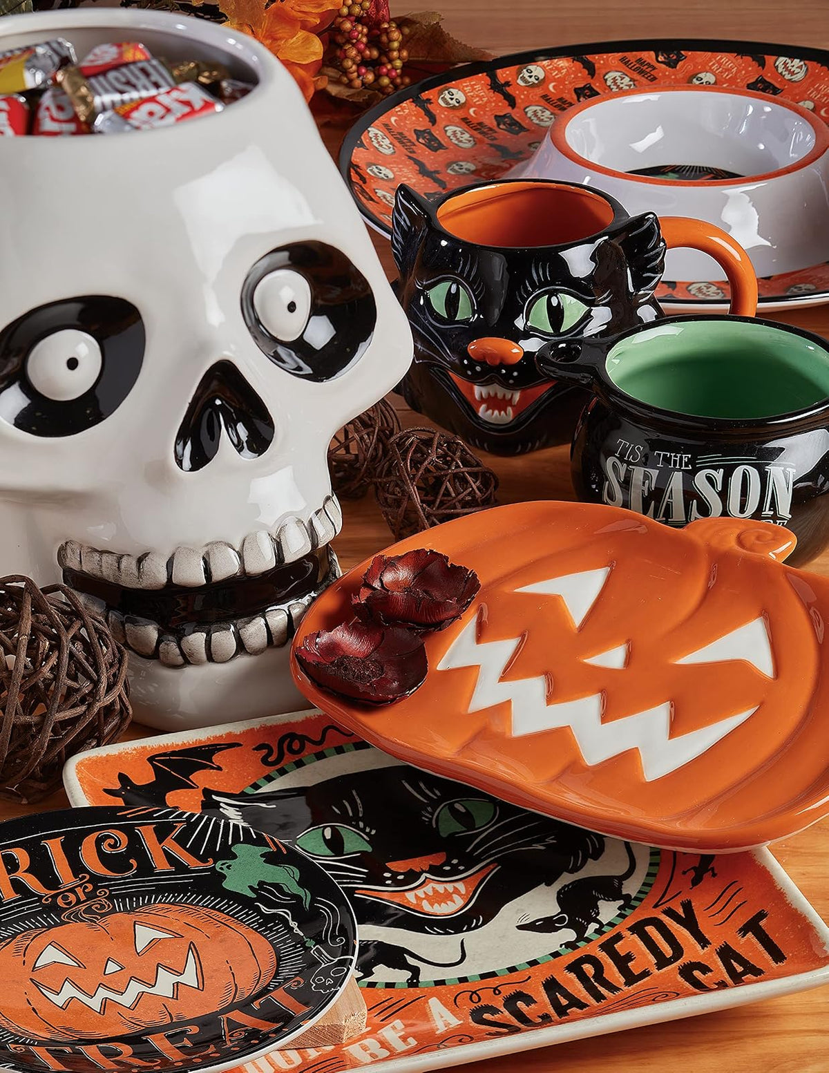 Certified International Scaredy Cat Platos de postre y ensalada de 8.5 pulgadas, varios diseños, multicolor, mediano, juego de 4
