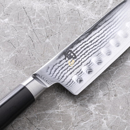 Shun Classic Cuchillo Santoku Multiusos VG-MAX 7" | Ebano Pakkawood, hendiduras suelo hueco, reduccion friccion, cortes suaves, hecho a mano Japon