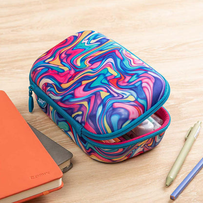 ZIPIT Colorz - Estuche para lápices para niñas, bonito estuche de almacenamiento para suministros escolares, capacidad para 60 bolígrafos, cierre de cremallera seguro, lavable a máquina (remolino)