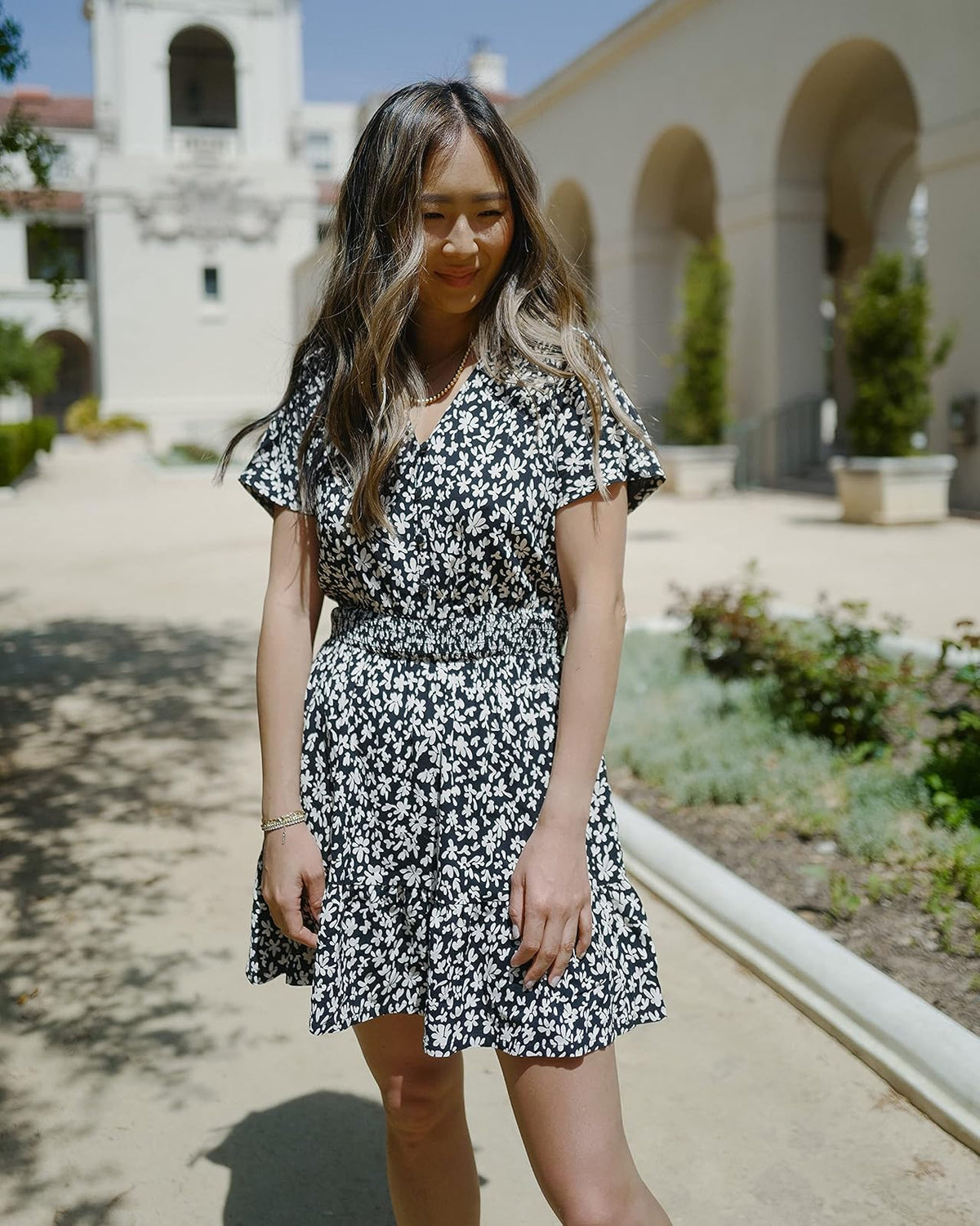 The Drop Minivestido Para Mujer, de Cintura Fruncida, Negro con Estampado Floral, por @spreadfashion