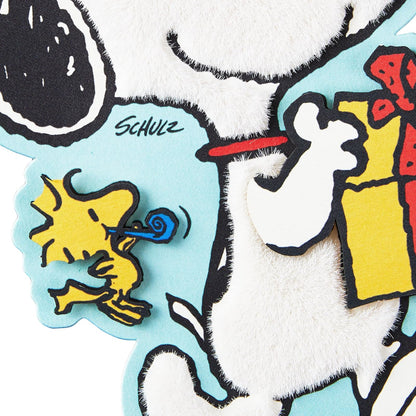 Hallmark Signature Peanuts Tarjeta de cumpleaños (Snoopy, Happiness)
