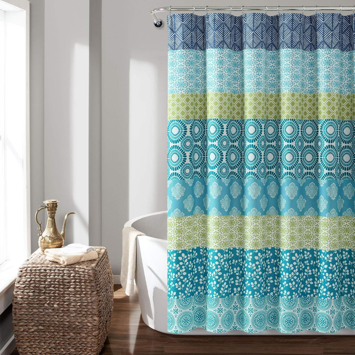 Lush Decor - Cortina de Ducha de Rayas Bohemias de 72 Pulgadas de Ancho x 72 Pulgadas de Largo, Azul y Verde, Cortina de baño - Cortina de Ducha a Rayas, decoración Bohemia, Cortinas de Ducha de Tela - Azul & Verde