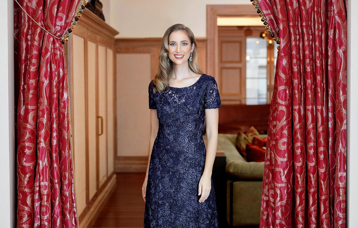 Vestido de Malla con Purpurina y Hombros Descubiertos con Falda drapeada y Cuello de Capucha