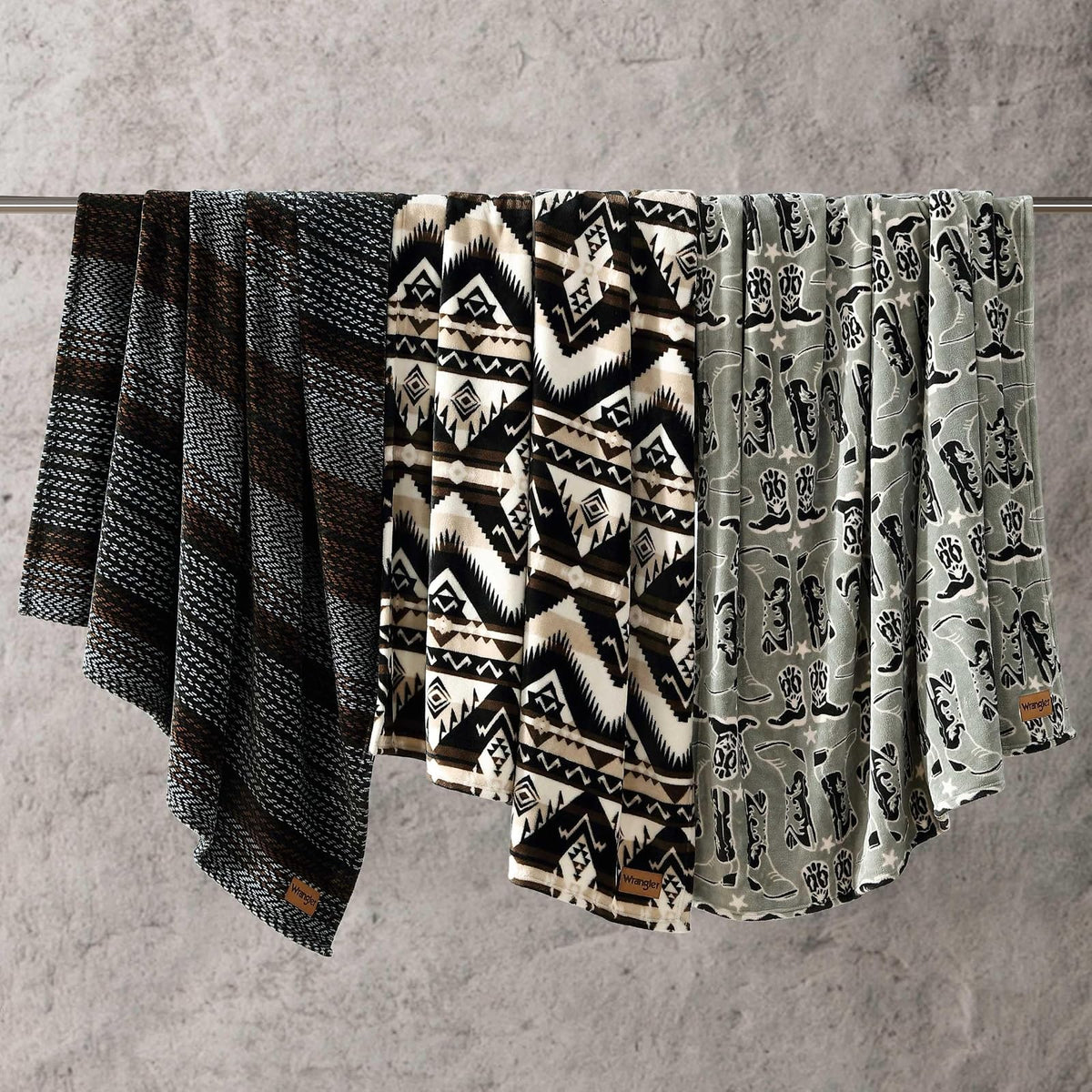 Wrangler - Manta de Forro Polar de Felpa Suave, decoración Occidental para Cama o sofá, Inspirada en Yellowstone, Certificado Oeko-Tex (Jesse Brown, 50 x 60 Pulgadas)
