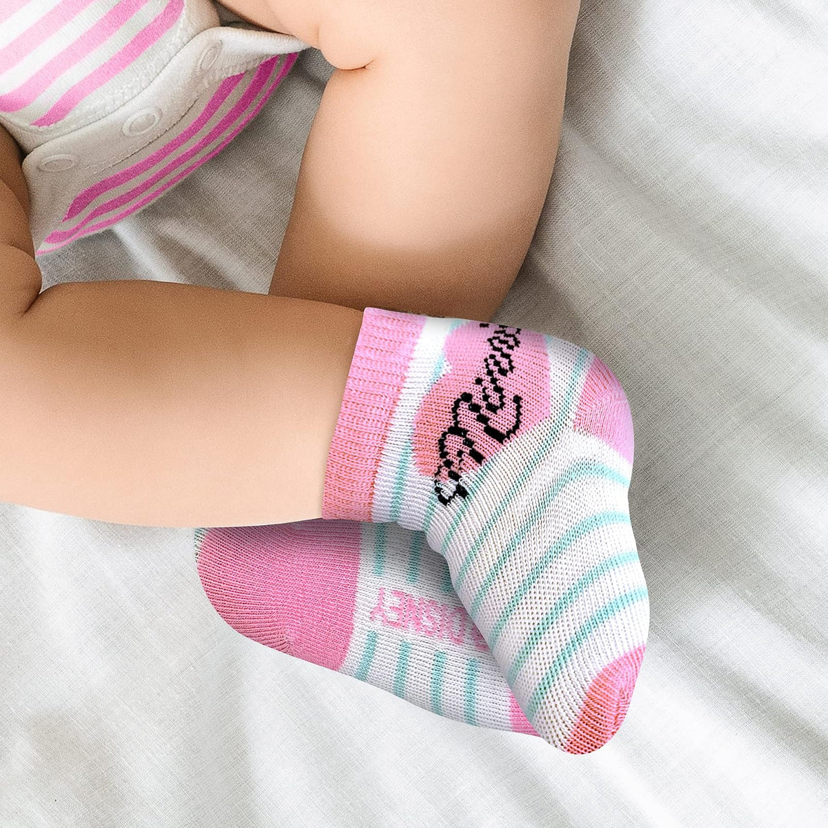 ABG Accessories Baby Girls & Boys Minnie Mouse, Mickey Mouse, Baby Shark, Justice League 10-pack Infant Sock 0-24 Months Calcetines para bebé bebés niñas