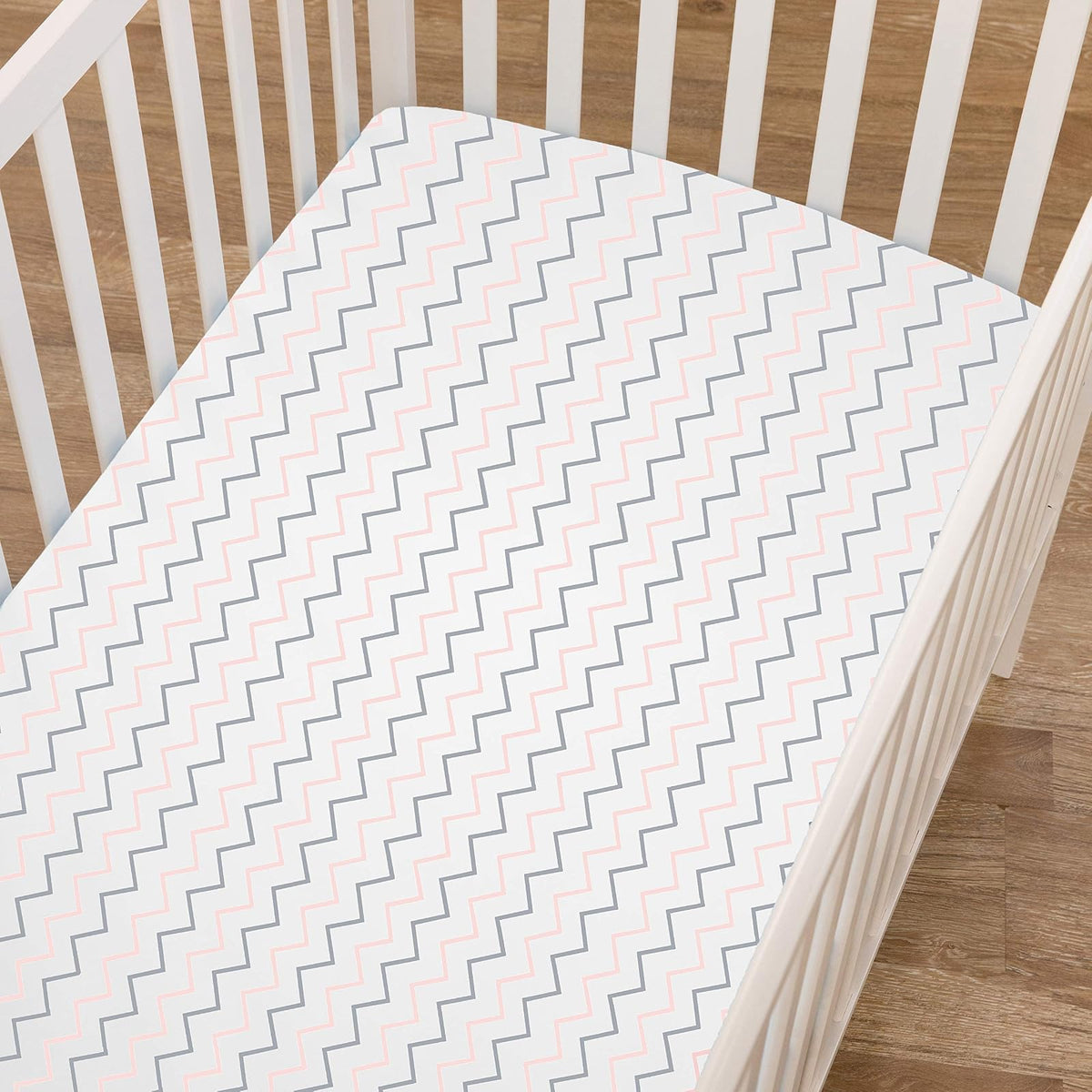 American Baby Company - Sábana bajera ajustable de punto de algodón 100% natural estampada, portátil o minicuna, con diseño de ballena rosa o zigzag