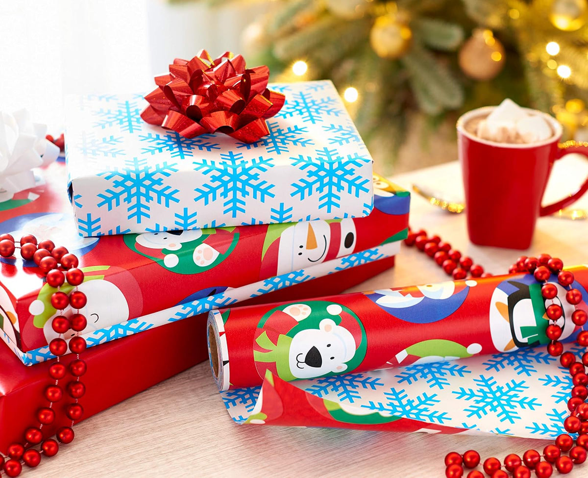American Greetings Jumbo - Rollo de papel de regalo reversible de Navidad para niños, color rojo y azul (175 m². Pies, 1 rollo extragrande de 30 pulgadas. Pingüinos, osos polares, Papá Noel, copos de