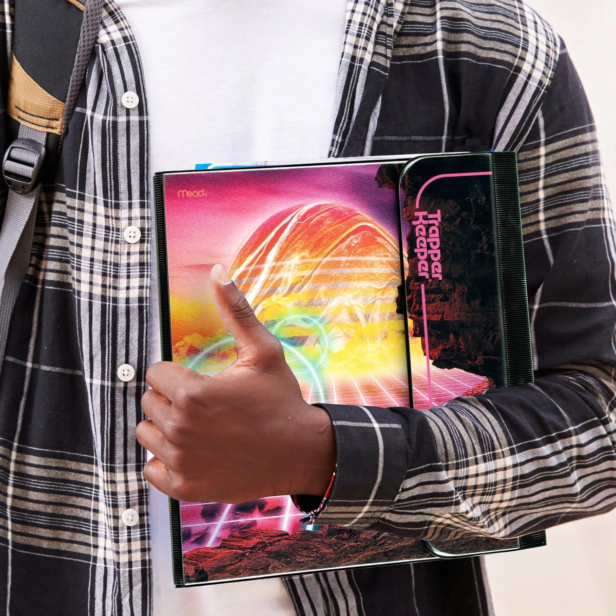 Mead Trapper Keeper - Carpeta de 1" con 2 Folders y Cierre de Velcro. Diseño Figuras Colorblock. 260038FM-ECM