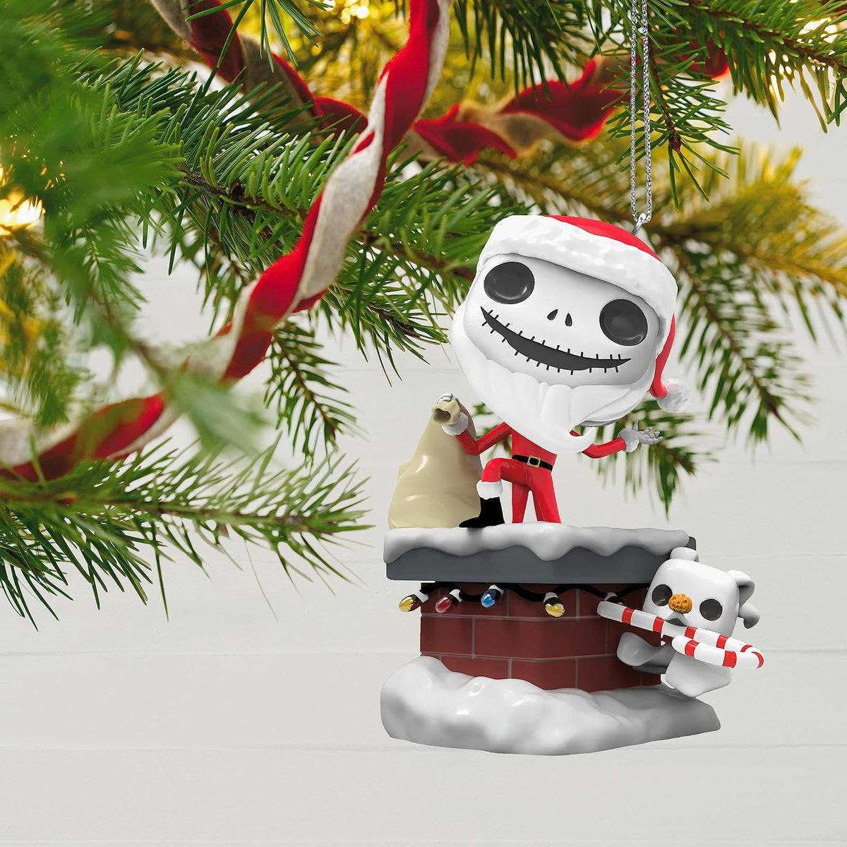 Hallmark - Adorno navideño de Recuerdo 2023, Disney Tim Burton's The Nightmare Before Christmas Jack Skellington y Zero Funko Pop!, Regalos para fanáticos de Disney