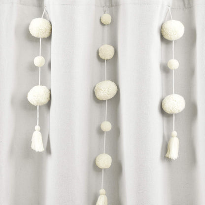 Lush Decor Cortina de Ducha de Lino con Pompones Bohemios, 72 x 72 Pulgadas, Color Blanco Roto
