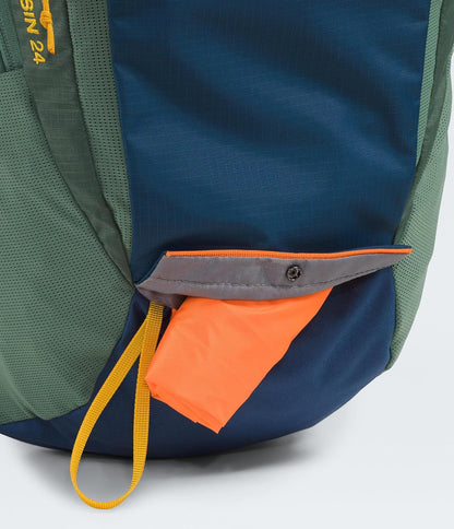 THE NORTH FACE - Mochila de 24 litros con cubierta para lluvia, sin PFAS