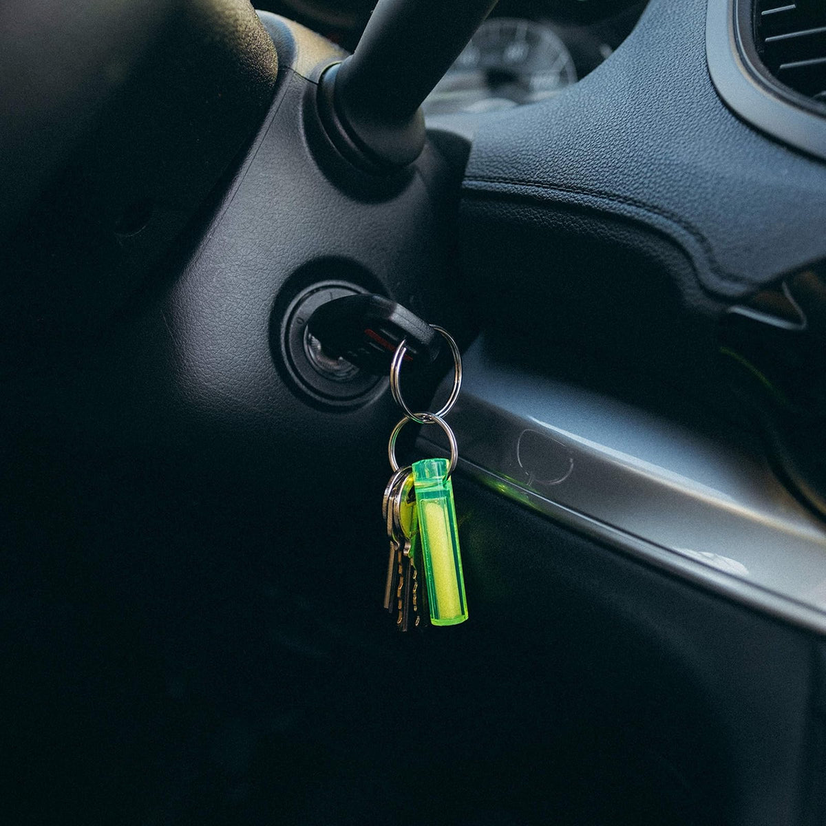 Gear Aid Ni GLO, 2” Glowing Keychain for Camping, Scuba and Night Fishing