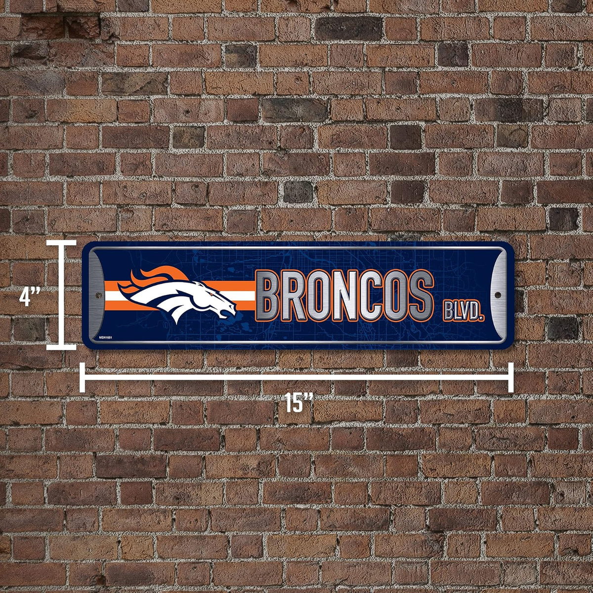 Rico Industries NFL Denver Broncos - Letrero de metal para decoración del hogar (4 x 15 pulgadas), ideal para el hogar, la oficina, el recámara y la cueva del hombre, hecho de plata