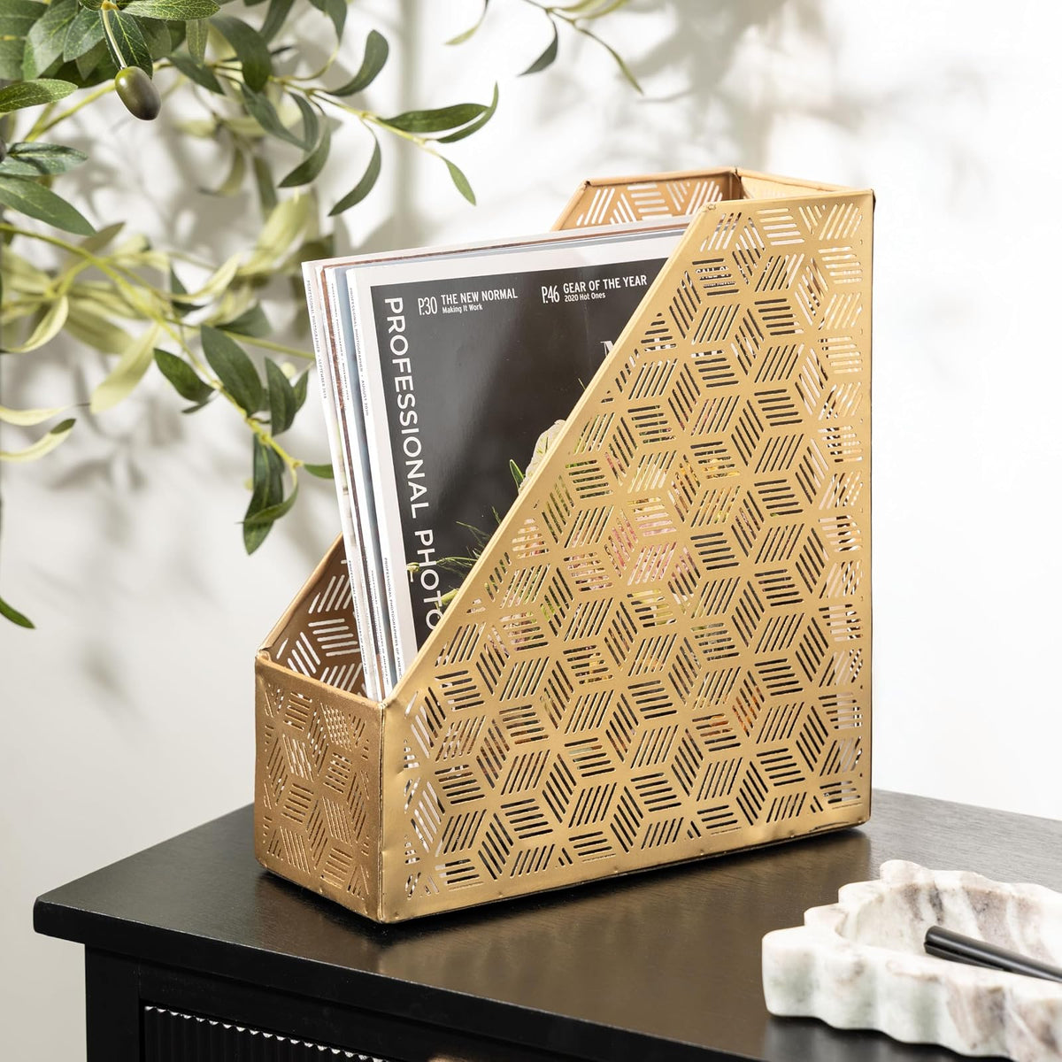 Deco 79 - Soporte para revistero geométrico de Metal con Ranura única con diseño Tallado láser, 5 x 10 x 12 Pulgadas, Dorado