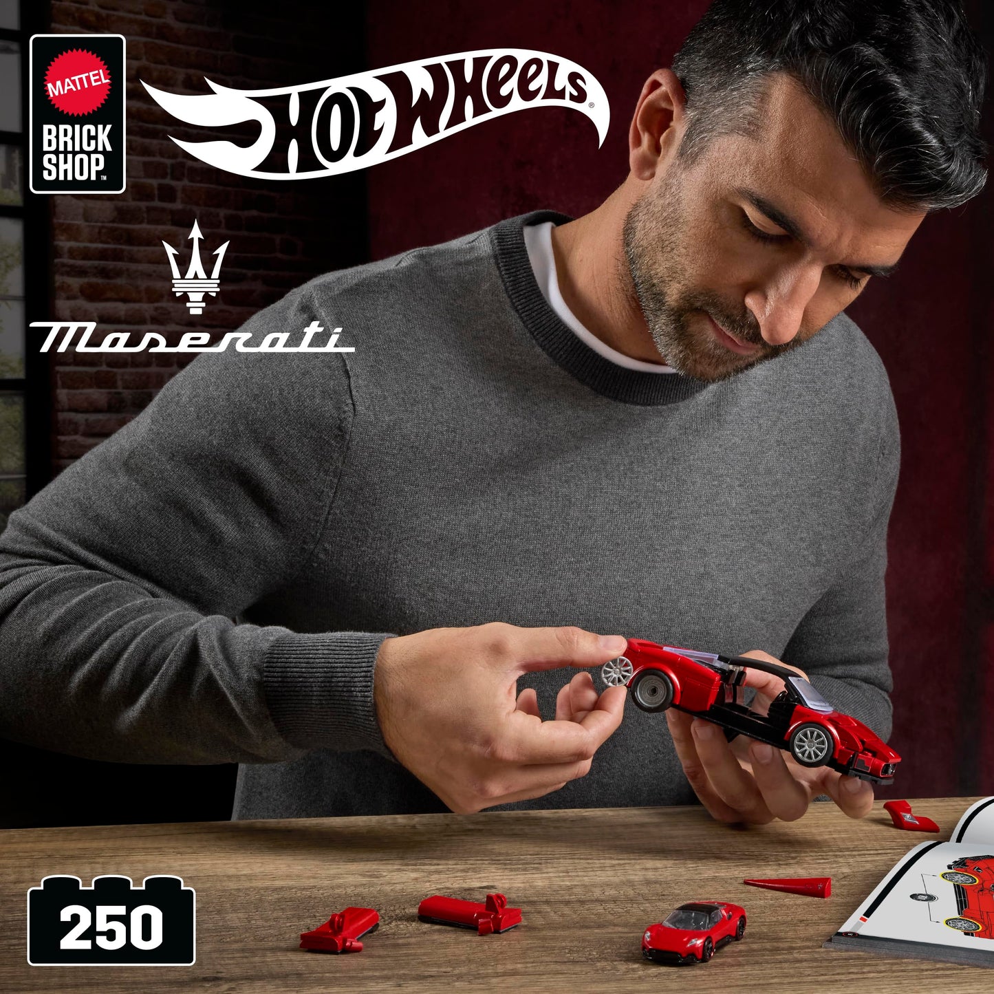 Mattel Brick Shop Hot Wheels Juguete de Construcción Speed Maserati MC20 Escala 1:32 con Placa Coleccionable y Auto Metálico Incluye Placa de colección y Auto Exclusivo de Metal
