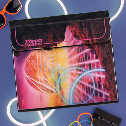 Mead Trapper Keeper - Carpeta de 1" con 2 Folders y Cierre de Velcro. Diseño Figuras Colorblock. 260038FM-ECM