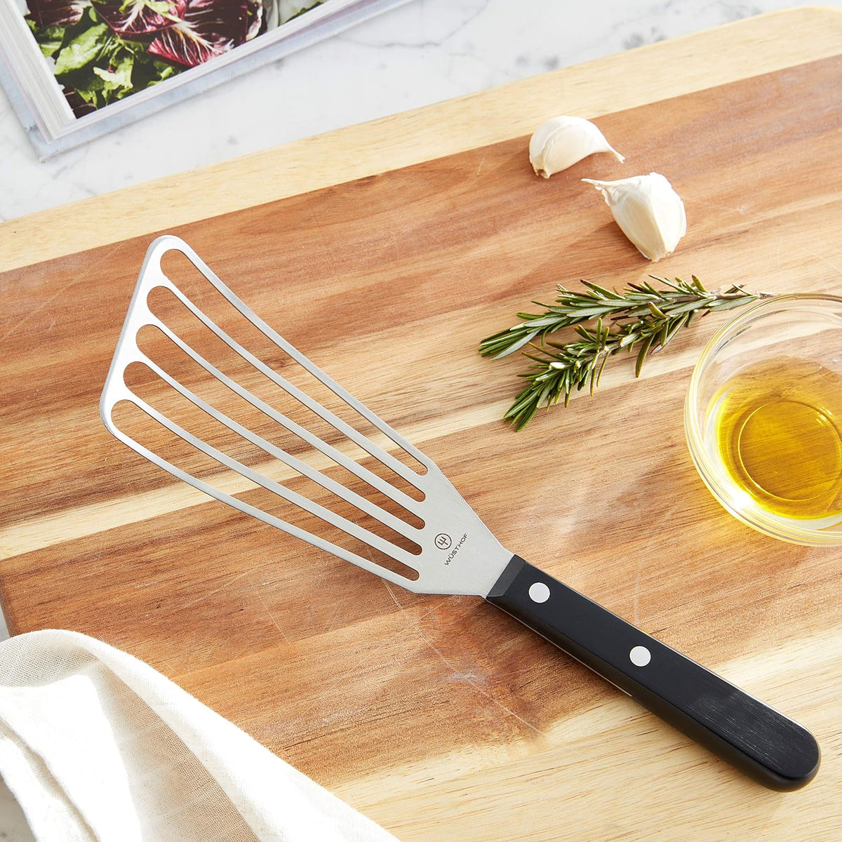 WÜSTHOF Gourmet - Espátula Ranurada Offset 6" (16 cm), Espátula para Cocina y Repostería, Espátula Profesional de Acero Alemán, Ideal para Voltear y Servir