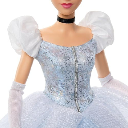 Mattel Disney Princess Sparkling Princess Cenicienta Muñeca a la Moda | Muñeca Posable con aspecto distintivo con vestido, zapatos, collar y aretes, inspirada en DMovie (exclusivo de )