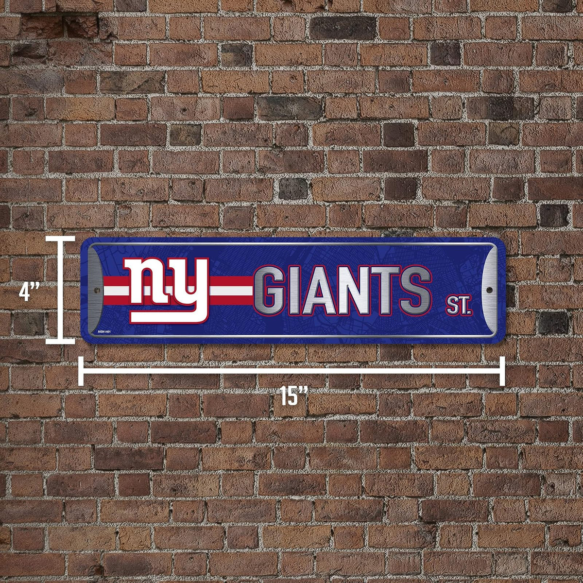 Rico Industries Placa de metal para la calle de la NFL New York Giants Home Decor (10 x 38 cm), ideal para el hogar, oficina, dormitorio y cueva de hombres, fabricada