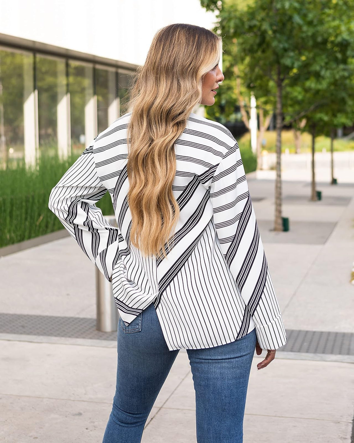 The Drop Túnica Anudada al Frente, Estampado de Rayas, por @kerrently ShirtsMujer