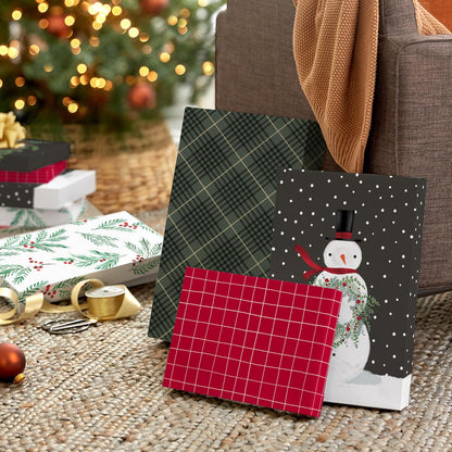 Hallmark - Cajas de Navidad para regalos (10 cajas de ropa con tapas: 3 pequeñas de 11 pulgadas, 5 medianas de 14 pulgadas, 2 grandes de 16 pulgadas), cuadros rojos, verdes y negros, muñecos de nieve,