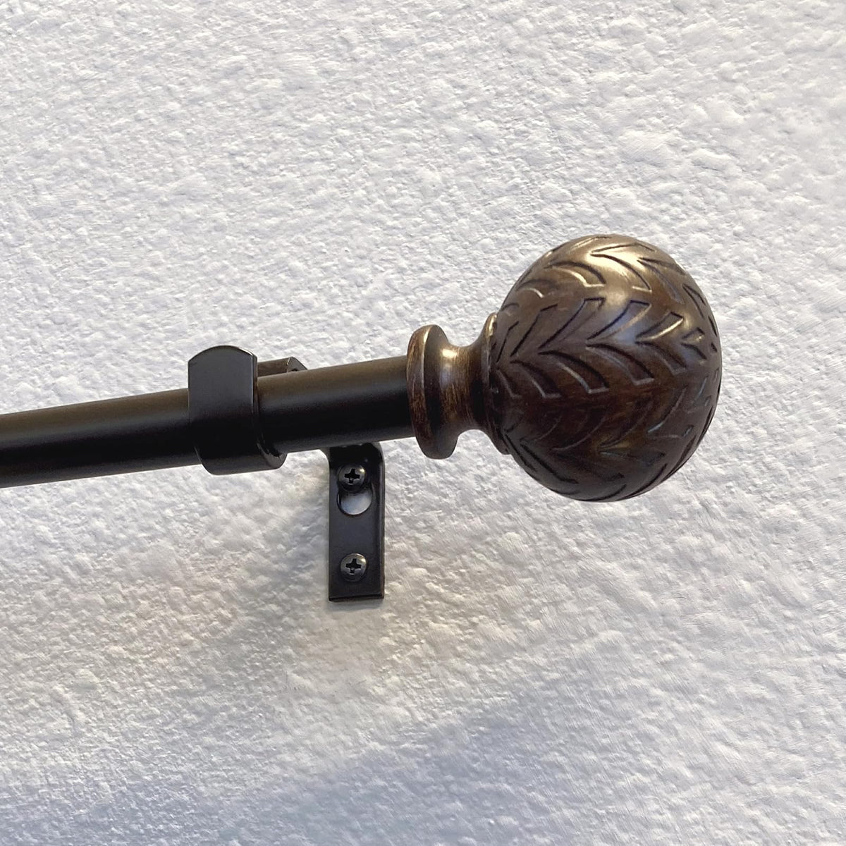 Hermosa juego de barra de cortina ajustable de 86 a 128 pulgadas de diámetro en nogal