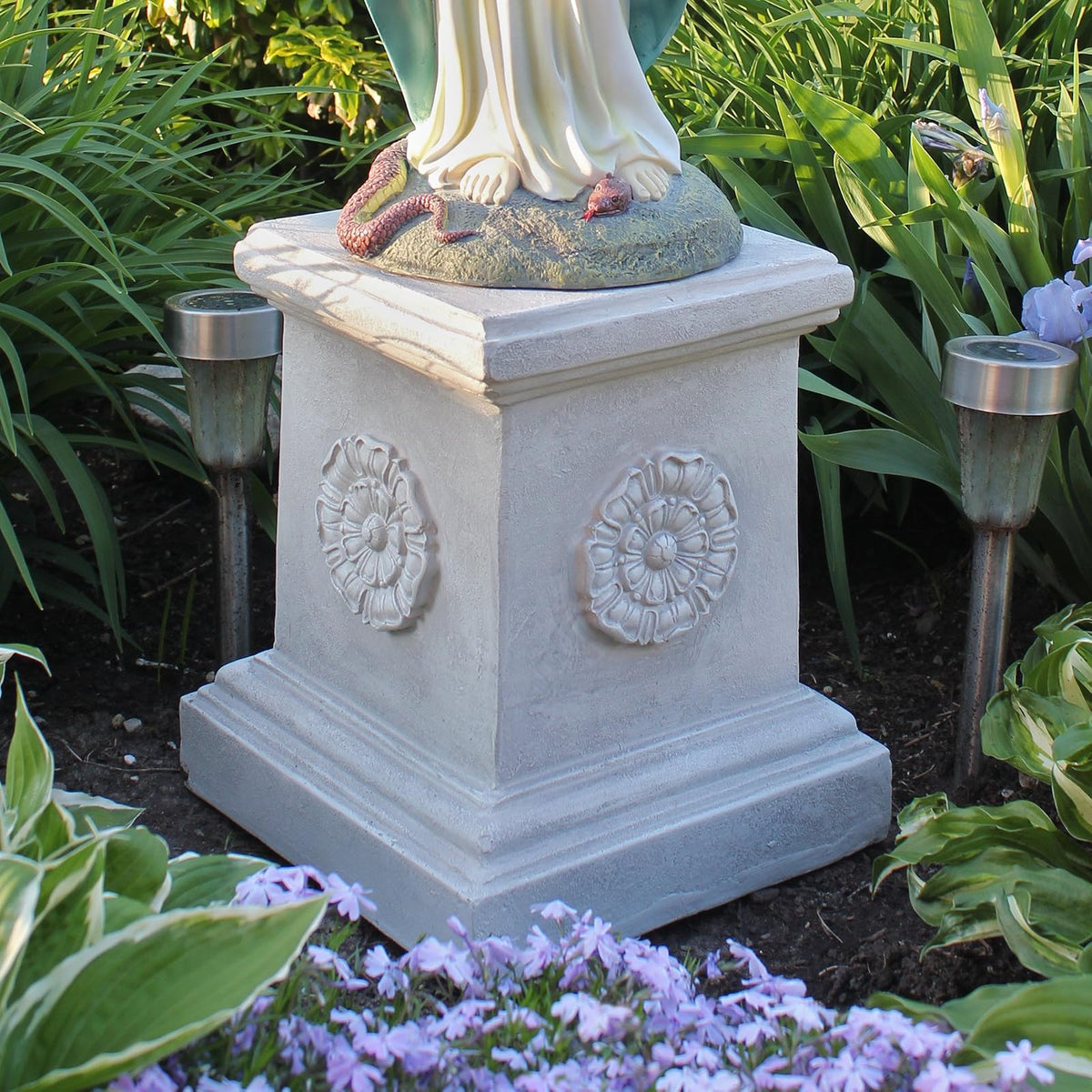 Design Toscano English Rosette Garden Sculptural Plinth - Large