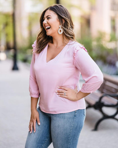 The Drop Top Para Mujer, con Cuello en V y Hombros Volados, Rosado, por @caralynmirand