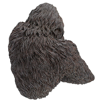 Design Toscano DB583078 Bigfoot The Bashful Yeti Escultura de árbol de jardín para interiores y exteriores, 15 pulgadas de ancho, 12 pulgadas de profundidad, 15 pulgadas de alto, polirresina fundida a