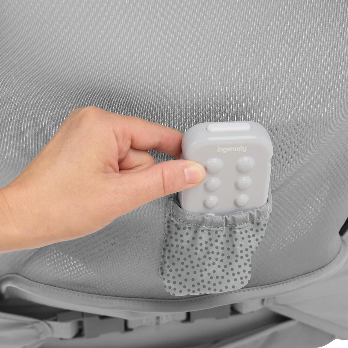 Ingenuity Bouncer Silla Mecedora Plegable para Bebé, Vibraciones relajantes, Arnés de 3 puntos, sonajero extraíble, Unisex, Color gris, de 0 meses hasta 9 kg