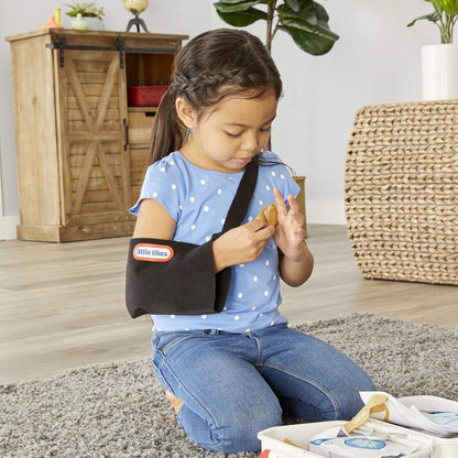 Little Tikes Kit de Primeros Auxilios - Juego de rol médico - 3 + años - Juega y aprende - Juguete Interactivo para niños - Incluye cubrebocas, inmovilizador de Brazo, folleto, Accesorios y más