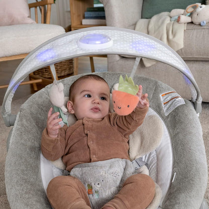 Ingenuity Mecedora con Barra de Juegos con Felpa para Bebés