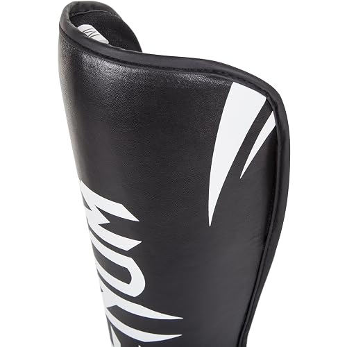 Venum Challenger, detalle de espinilla Negro/Blanco