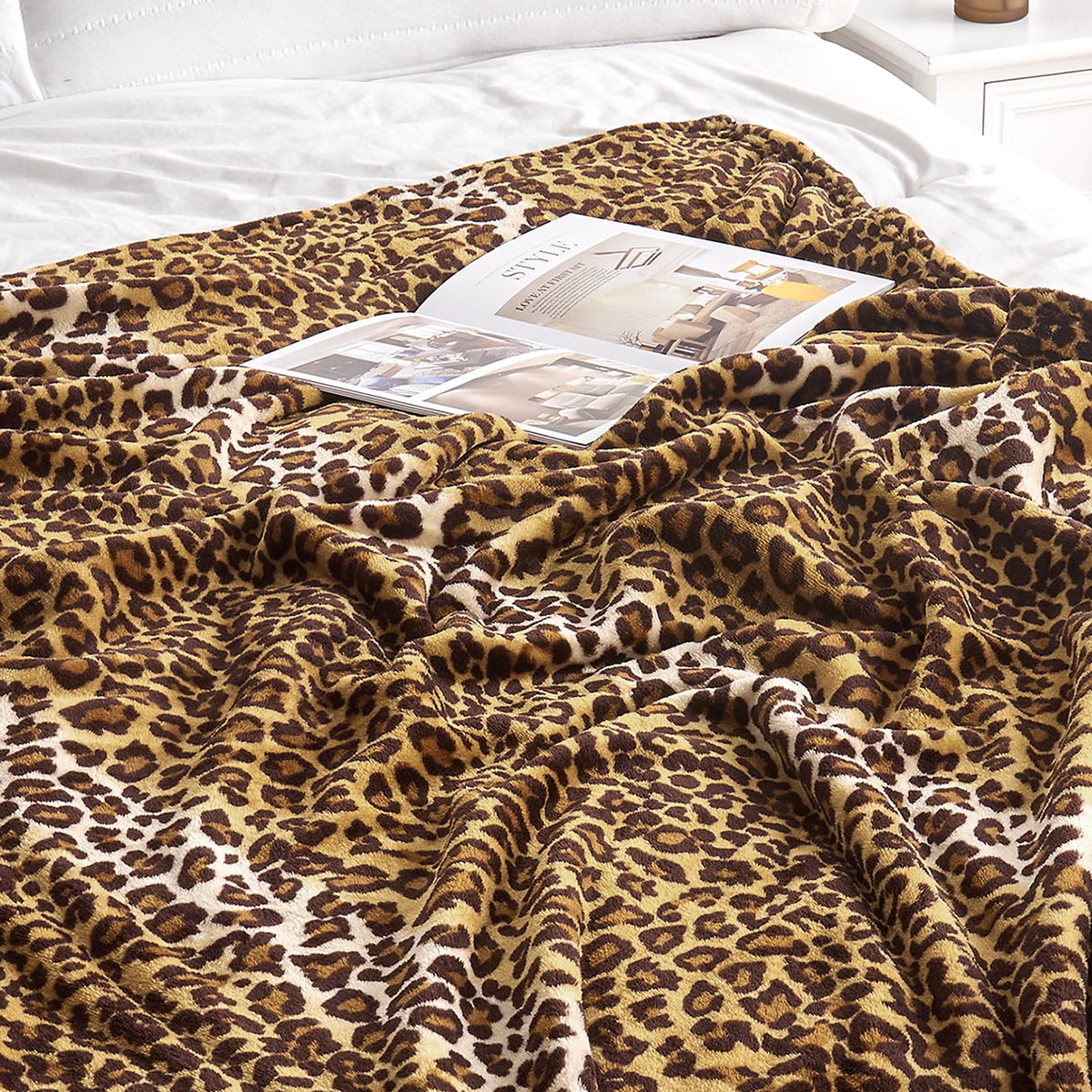 Edenleaf - Manta de forro polar con estampado de leopardo para cama, sofá, viajes y camping, manta de felpa súper suave y acogedora con estampado de guepardo para todas las estaciones, 50 x 60