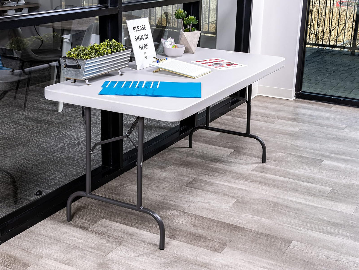 Mesa plegable Iceberg de 30" x 60", platino, serie Indestructible TOO 500 (HECHO EN EE. UU.)