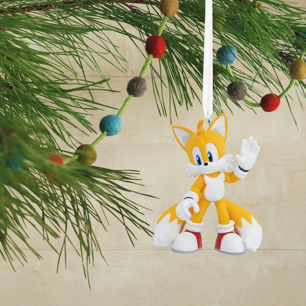 Hallmark Sonic The Hedgehog Tails - Adorno navideño de Resina