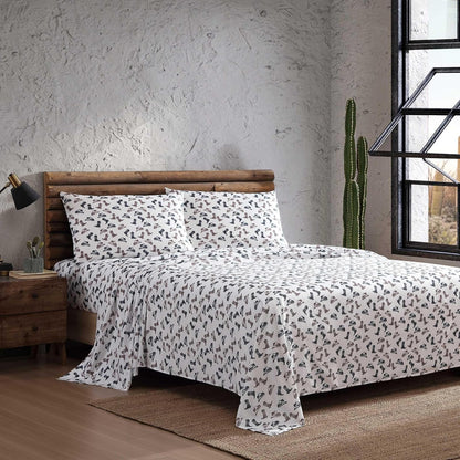 Wrangler - Sábanas de Cama matrimonial, Transpirable y Resistente a Las Arrugas, Incluye Funda y Fundas de Almohada a Juego, Esenciales para recámara (Botas y Sombreros Negros)