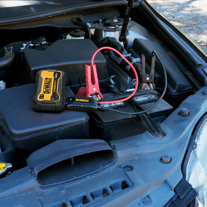 DEWALT DXAELJ25C - Arrancador de Salto (2500 amperios) | Batería de litio, banco de energía USB, estuche de transporte