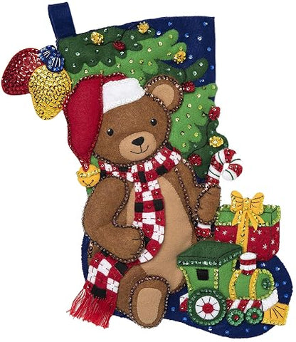 Bucilla - Kit de calcetines de fieltro para Navidad, 45,7 cm, oso de peluche