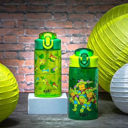 Zak Designs - Botella de agua para niños con tortugas ninja mutantes adolescentes para la escuela o los viajes, 16 onzas, 2 unidades (paquete de 1) botella de agua de plástico duradera con popote,