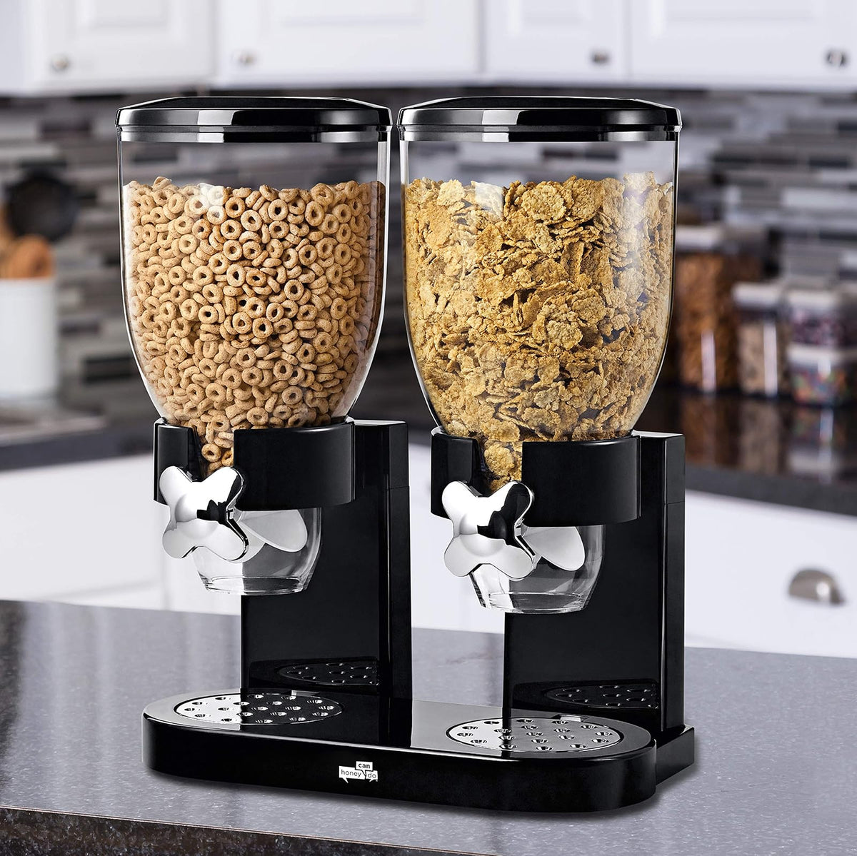 Zevro Dos dispensadores para alimentos secos, negro / cromado | Dos recipientes herméticos de 17 onzas en una base de cromo dispensan cereales, nueces o dulces en porciones uniformes
