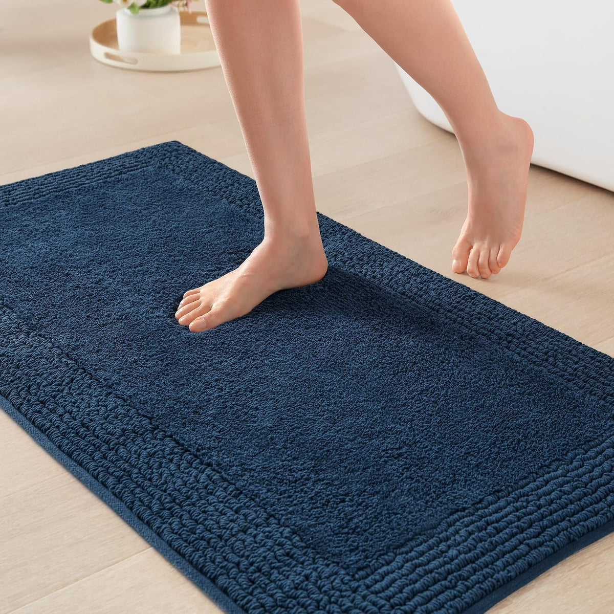 Madison Park Splendor Alfombra de baño reversible 100% algodón, 3000 g/m², lujosa alfombra de baño de felpa de pelo medio, absorbente, de secado rápido, decoración de cuarto de ducha, 24 x 44 pulgadas - 2' x 1'5" (Rectangular) - Azul marino