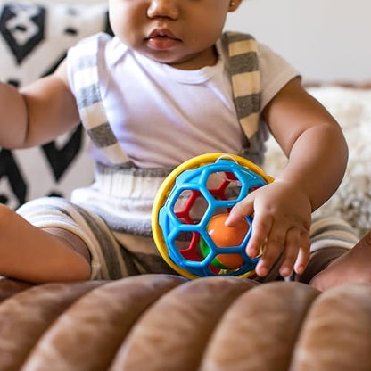Baby Einstein Bendy Ball - Pelota de Oruga con sonaja para bebé, Flexible, de fácil Agarre, Unisex, a Partir de 3 Meses