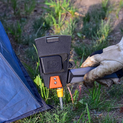 Gear Aid Balta - Hatchet: una Herramienta versátil para Incendios y campamentos con Cubierta de Seguridad, Martillo, Cortador de leña y Extractor de estaca para Tienda