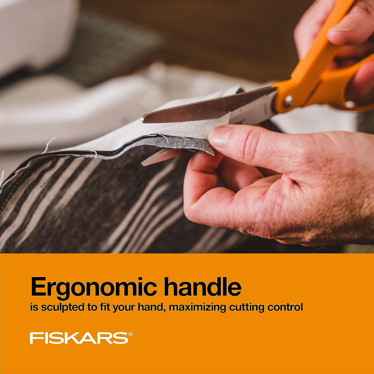 Fiskars 8 Inch The Original Orange-Handled Scissors | Para manualidades, oficina y costura, mango ergonómico doblado que mantiene los materiales planos, cuchillas de acero de