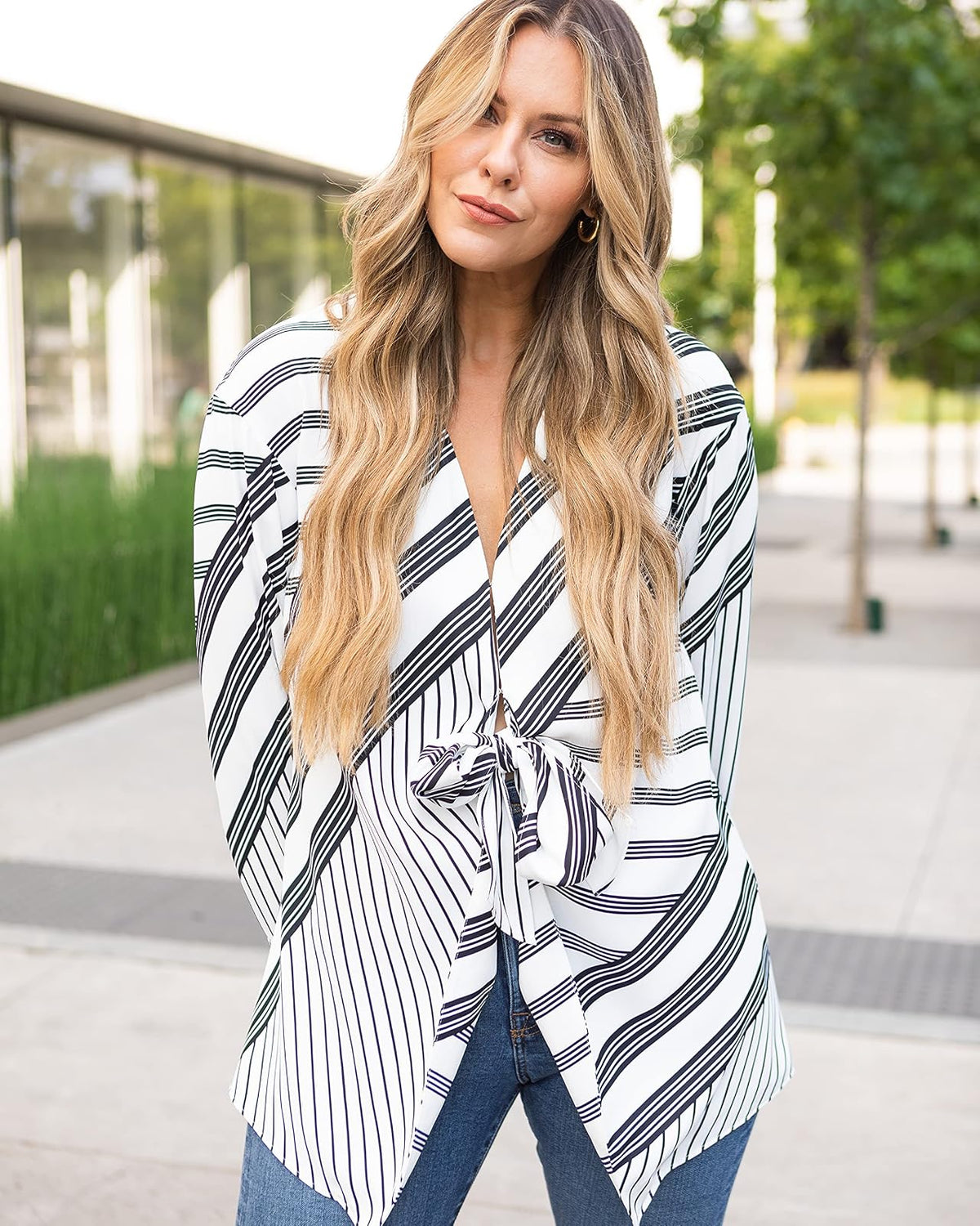 The Drop Túnica Anudada al Frente, Estampado de Rayas, por @kerrently ShirtsMujer
