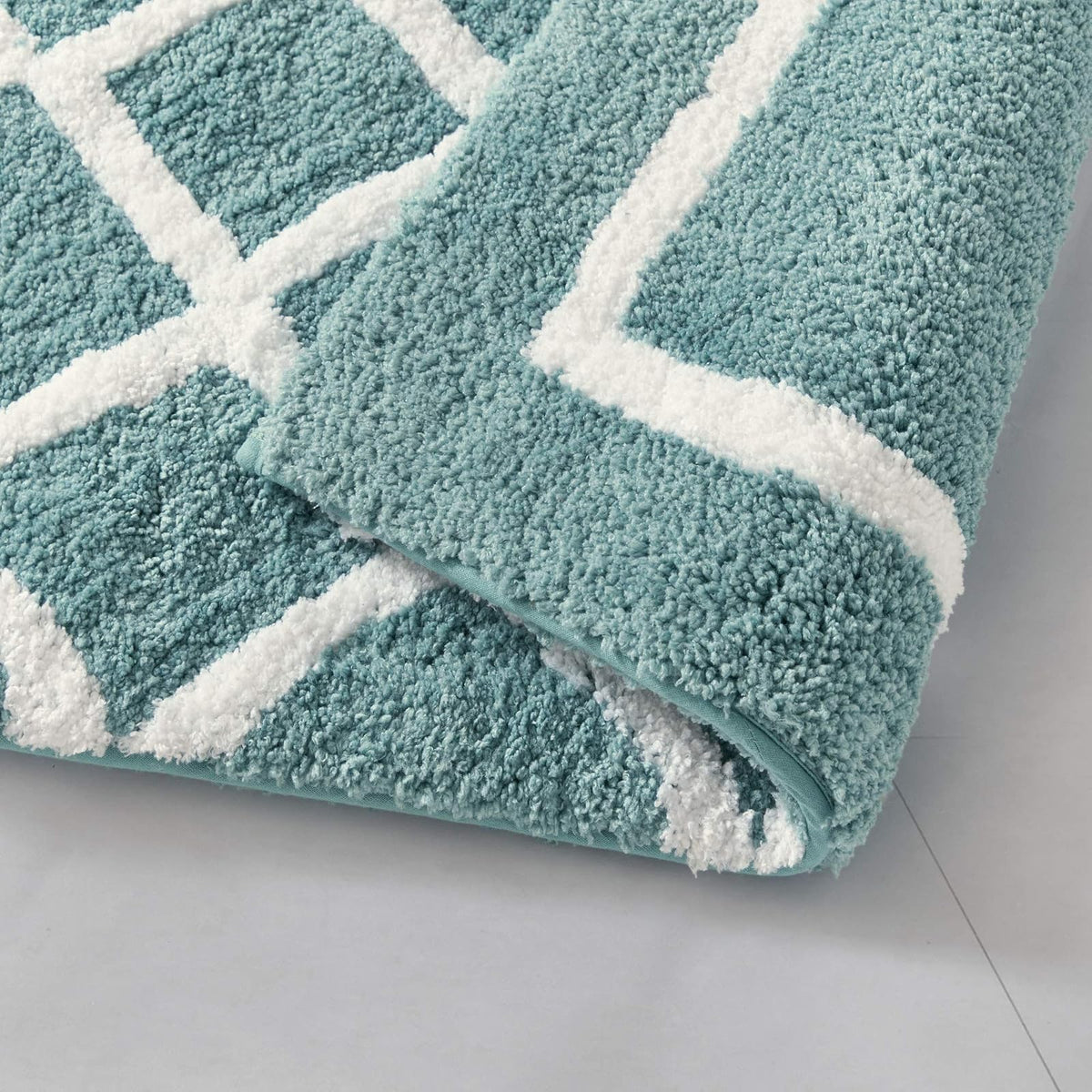Madison Park Bittman - Alfombra de baño Reversible de Microfibra de Alta Calidad, 24 x 60 Pulgadas, Color Azul