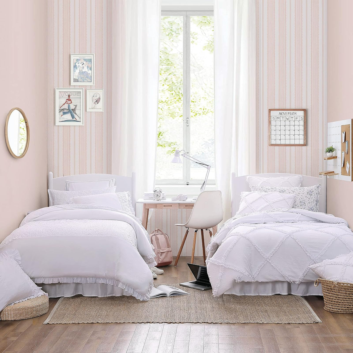 Laura Ashley - Juego de edredón Individual XL, Juego de Ropa de Cama Reversible con Funda a Juego, Esenciales para recámara (Norah Blanco sólido)