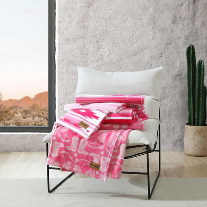Wrangler - Manta de Felpa súper Suave de Alta Calidad, decoración del hogar Occidental, Certificado Oeko-Tex (Knockin Boots Rosa, 50 x 60)